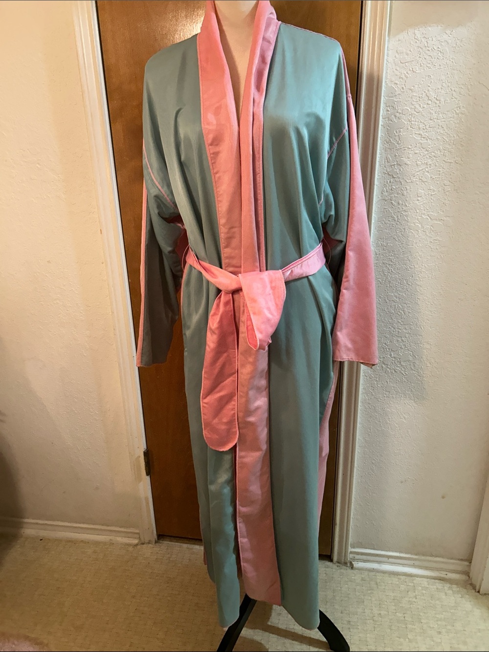 Vintage Fernando Sanchez Women's Robe - Pink & blue. L